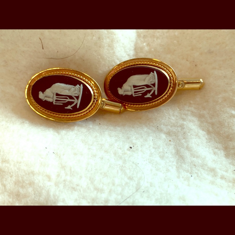 Cameo cuff links